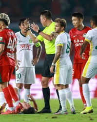 👀半程冠军国安联赛两连败+丢8球+0进球，距榜首已有5分