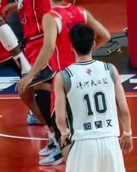 世俱杯投注-郭昊文是真带不动同曦！连突带投轰30分，全场扛着前进，队友太菜|南京同曦|徐昕|比赛|数据|南京_新浪体育_新浪新闻